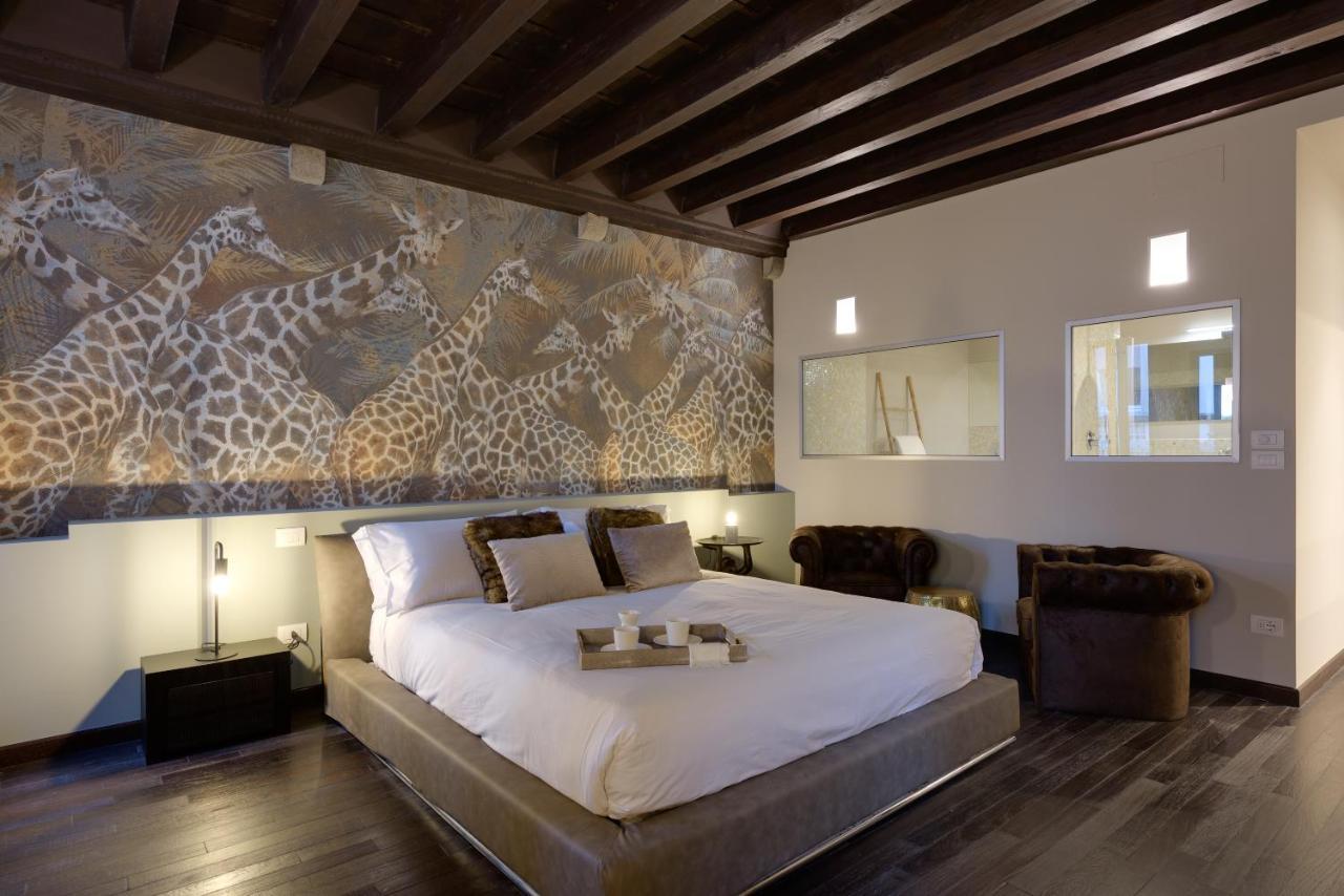 Palazzo Duomo Suites In Udine Center Eksteriør bilde